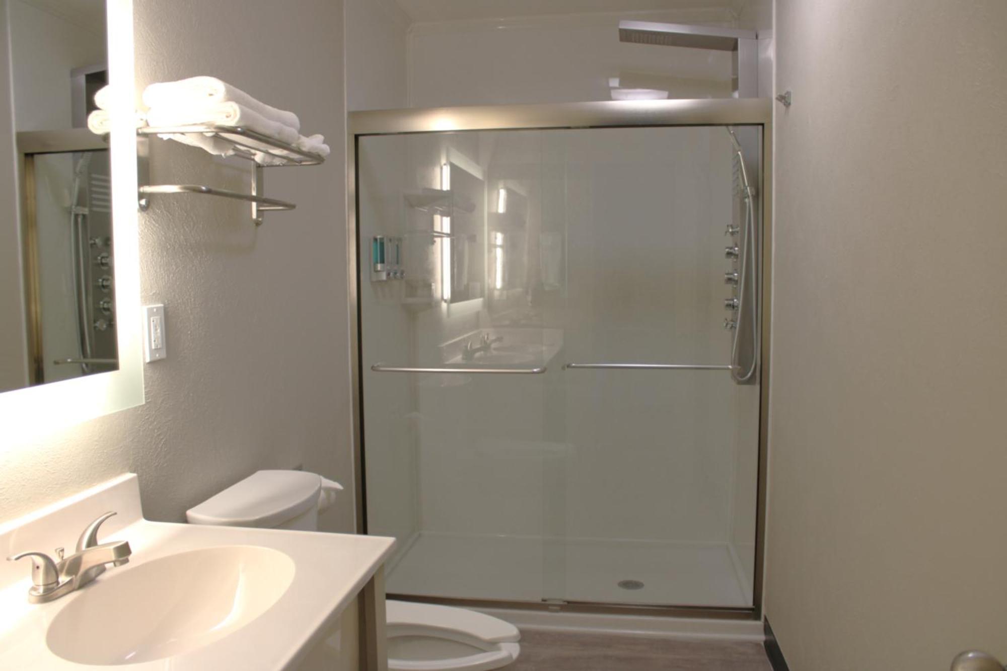 Boarders Inn And Suites By Cobblestone Lamar Missouri Bagian luar foto